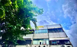 Ruko 3 Lantai Plus Rooftop Lokasi Strategis Usaha