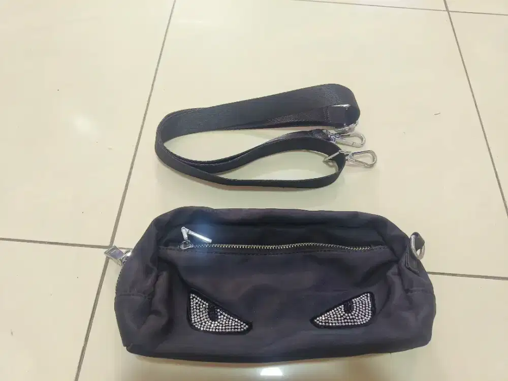tas slempang mini fendi