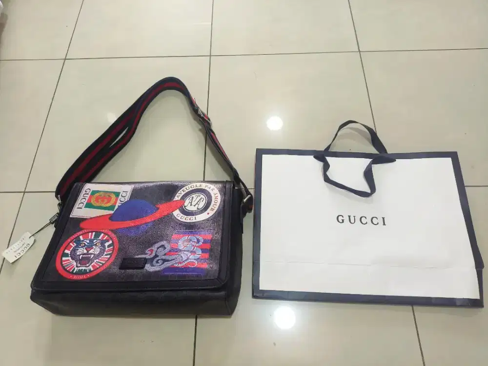 tas slempang gucci