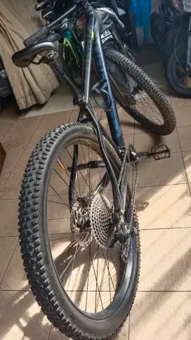 Sepeda MTB polygon xtrada 8 th 2020