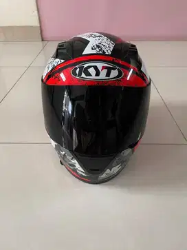 Di jual Helm KYT R10