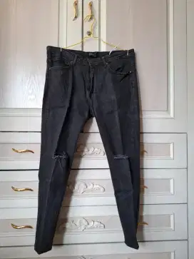 Zara Man Hitam Uk 36