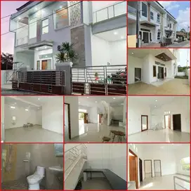 rumah sangat strategis dan nyaman jalan kaliurang KM 12