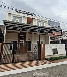 ️BARU ️Rumah 2,5 Lantai diPerum Ketintang Madya Surabaya.