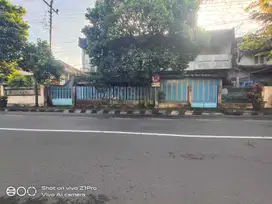 Rumah Terawat Pinggir Jalan Raya  Selangkah Ke Alun-alun Purwokerto
