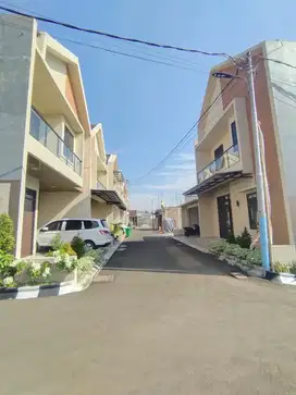 Jual rumah 2 lantai di Cipayung Jakarta timur