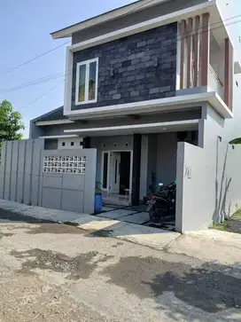 DIJUAL RUMAH 2 LANTAI DALAM RINGROAD JOGJA AREA KAMPUS PGRI/UPY