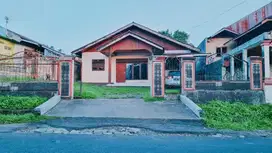 Dijual Rumah  Jln. Arnold Mononutu. Minahasa (Dket UNKLAB)