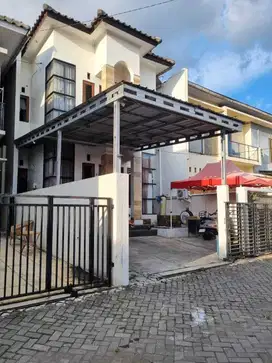 BU ! MURAH ! Rumah Bagus 2 Lantai Area Seturan Dekat AMPLAZ