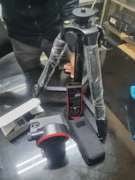 Alat pengukur Laser Leica Disto D810