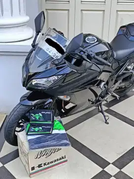 Kawasaki ninja 250 fi 2012 km 6 RB perak gress