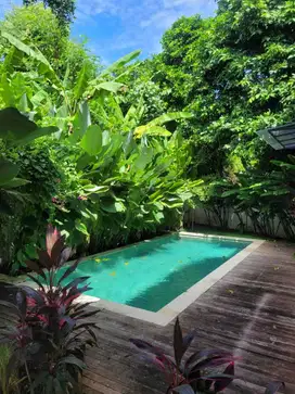 Freehold 3 BR Stunning Villa near Sidewalk