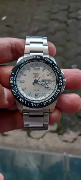 Seiko 5 sport water resisten