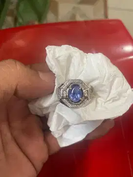 Natural blue safir srilangka ring emas putih