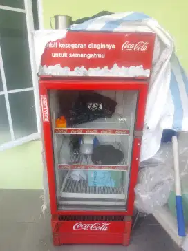 Di jual shocase murah super dingin