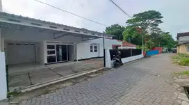 Rumah tanah luas sangat strategis dan premium lokasi samirono dpan UNY