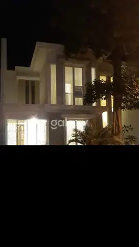 RUMAH PAKUWON CITY LONG BEACH FURNISHED LOKASI BAGUS ROW LEBAR