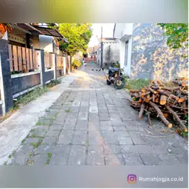 tanah pekarangan barat hotel hyatt sangat strategis
