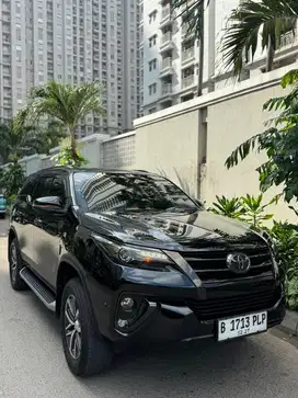 Toyota Fortuner VRZ Black