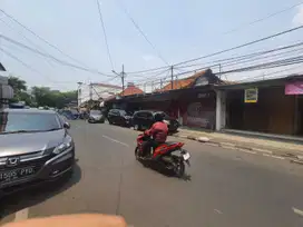 Dijual rumah strategis hitung tanah Jl Paseban Raya - Jakarta Pusat