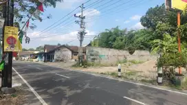 Tanah sangat strategis jalan raya besi jangkang jln kaliurang KM 13