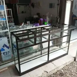 Di jual estalase bekas warung sembako like new