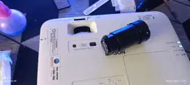 Di jual proyektor Epson EB 2055