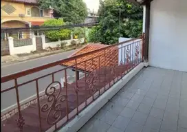 DISEWA RUMAH BISA UNTUK usaha Perumnas klender Jakarta Timur