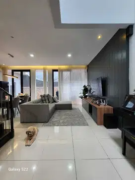 Mewah Ciamik Soro Rumah Crystal Golf di Citraland Surabaya