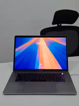 Laptop Macbook Pro 15 inch 2018 touchbar 16gb | 256GB i7
