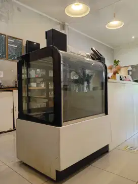 Showcase makanan GEA U730V-S