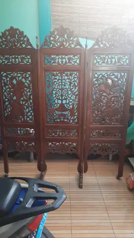 Sekat ruangan ukir