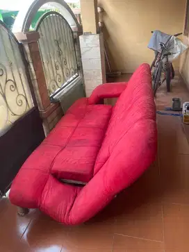 Sofa malas , bisa untuk sofa bs jadi tempat tidur