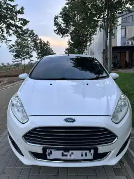 FORD FIESTA S SPORTY 4x2 Bensin Matic AT 2014 PUTIH
