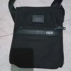 Tas Selempang Pria Merk Tumi Original preloved