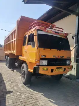 Dump truck Mitsubishi Fuso tahun 2017