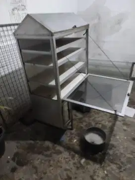 Etalase box roti untuk di motor