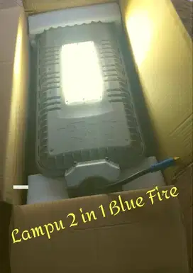 Lampu Jalan Solar Cell 2 in 1 Blue Fire 60W
