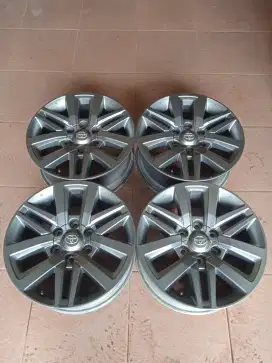 OEM Original Toyota Fortuner VRZ R18
