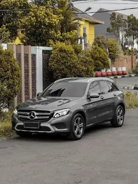 (CASH) Mercedes Benz GLC250 4Matic 2016
