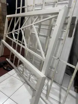 DIPAN RANJANG BESI uk 180x200