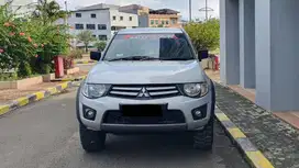 Mitsubitshi Triton Strada GLX 2.8 dobel Cabin 4x4 MANUAL 2012