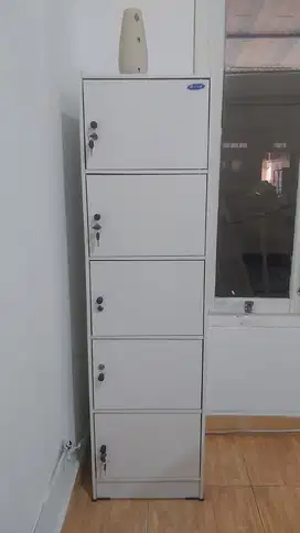 LEMARI / LOKER / TEMPAT PENYIMPANAN