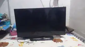 Tv sharp 32inc layar pecah mesin hidup