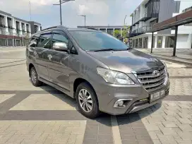 Toyota Kijang Innova 2.0 V MT Bensin Manual