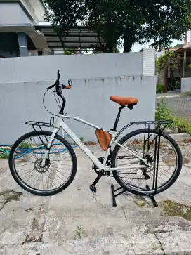 Sepeda commuter / sepeda touring / sepeda gravel / sepeda santai