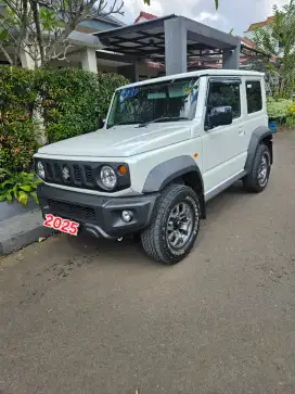 Jimny 4X4 NIK 2025 2 bulan pakai Warna Putih Metalik
