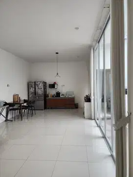 dijual rumah siap huni minimalis 2 lantai graha sukolilo  harga murah