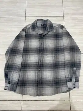 Flannel Uniqlo Shirt Pria Size S