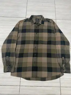 Flannel Uniqlo Shirt Pria Size M